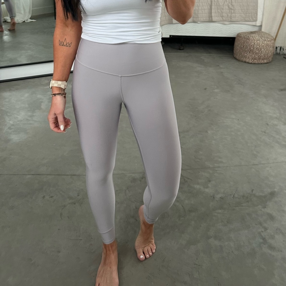 Alo pale purple leggings. Size small.